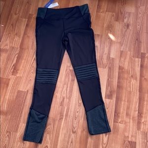 Brand new Tahari workout leggings